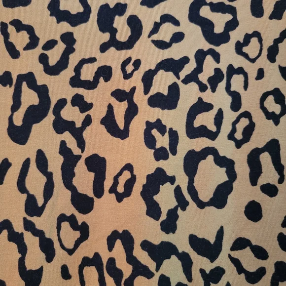 EUC Chico's Animal Print Blouse Tee -- Chico's 3 (XL) - Picture 4 of 5